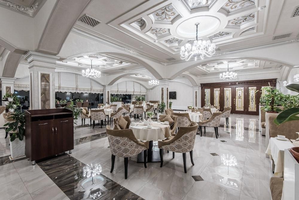 The Royal Mezbon Hotel & Spa ทาชเคนต์ ภายนอก รูปภาพ